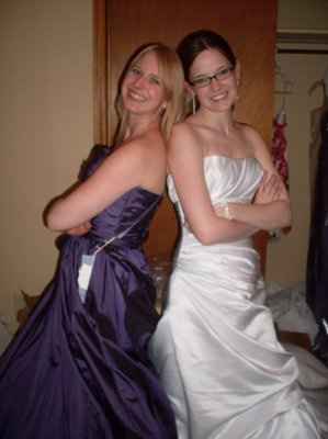 post your wedding  dress pic thanks.