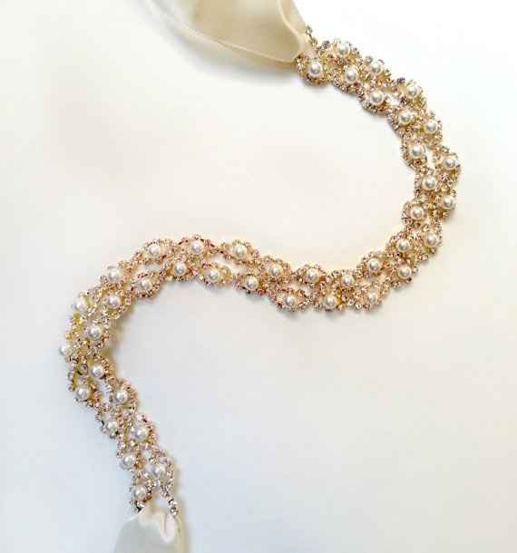 Wedding dress - add belt or no?