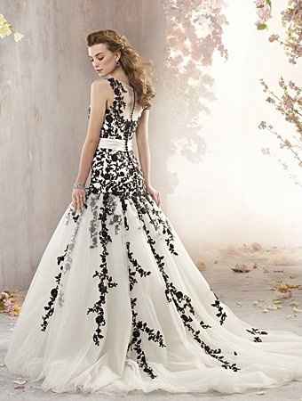 Wearing the dress YOU want vs. wearing a dress you think your FH will like