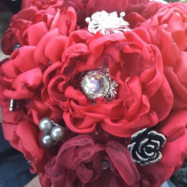 Brooch bouquet