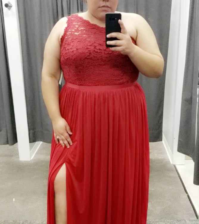 Bridesmaid Dress number 1 is in !!!