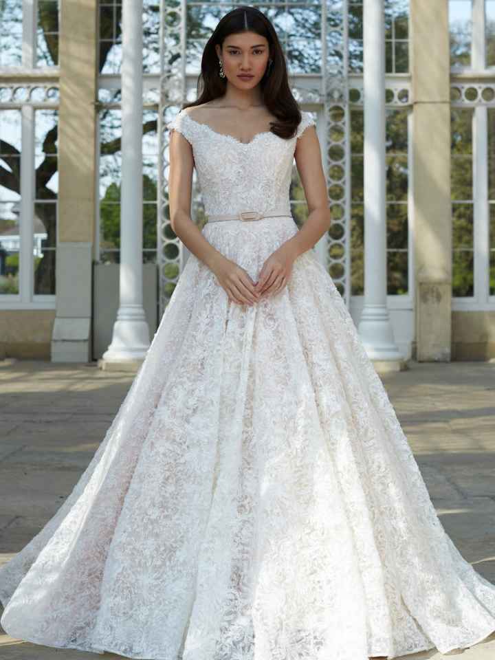 I finally bought my wedding dress!! :D