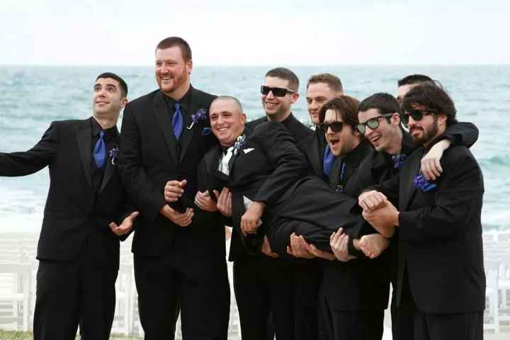 Beach wedding...groomsmen...help!