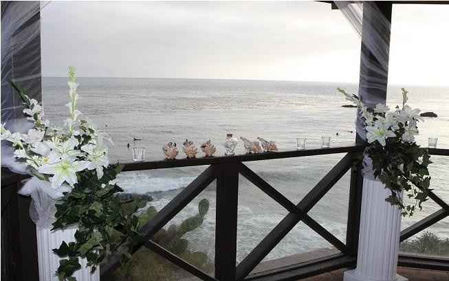Beach Wedding Aisle Decor - Flowers