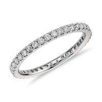 Does anyone have a Blue Nile wedding ring? Pics please?