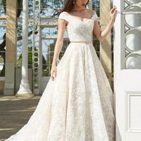 I finally bought my wedding dress!! :D