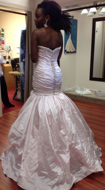 She says I don't need alterations, I disagree. What do u think?  Pics