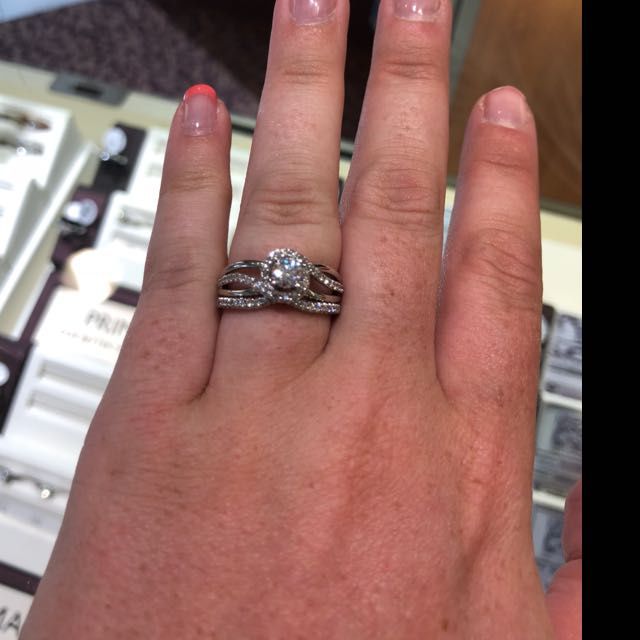 No wedding band? - 2