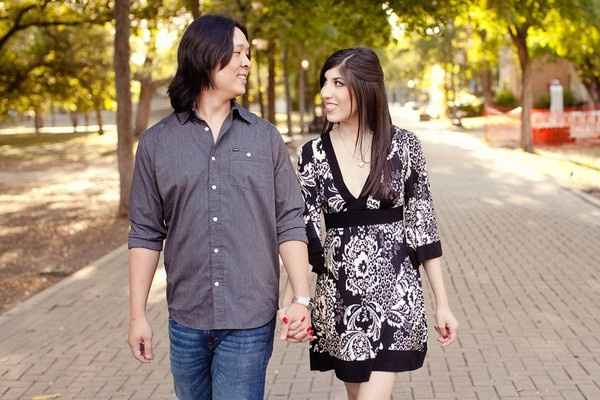 Show Me Your Engagement Picture Outfits!!
