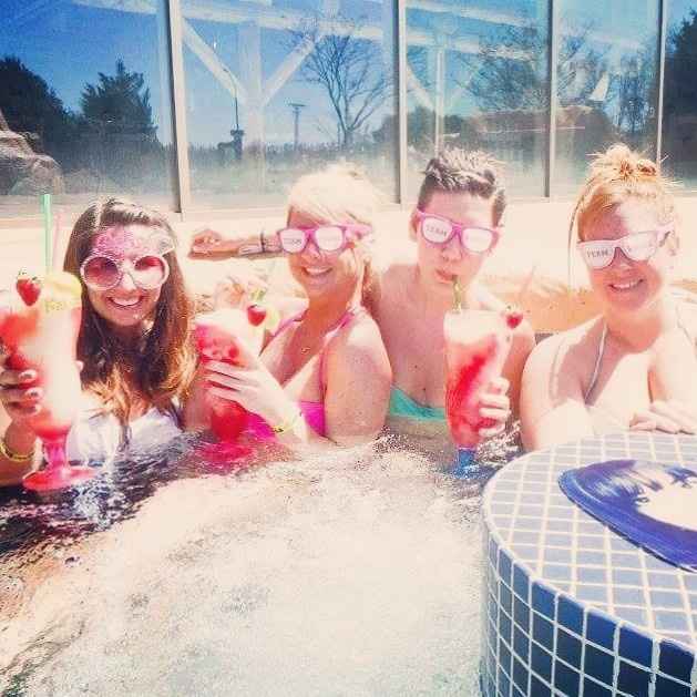 Back & Bacheloretted, biatches!