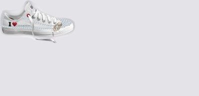 Looking for shoes...