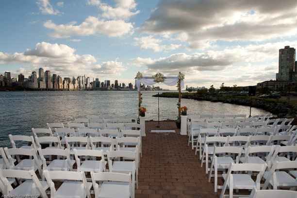 Decorating outdoor ceremony space