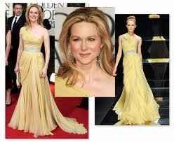 What color goes with burgundy in summer?