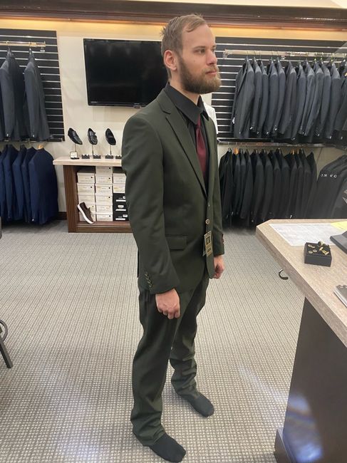 What suit color for the groomsmen? 2
