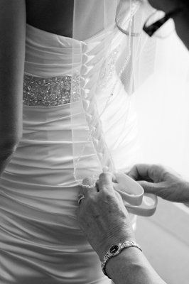 BRIDES...I want to see your DRESSES!!!~~~~