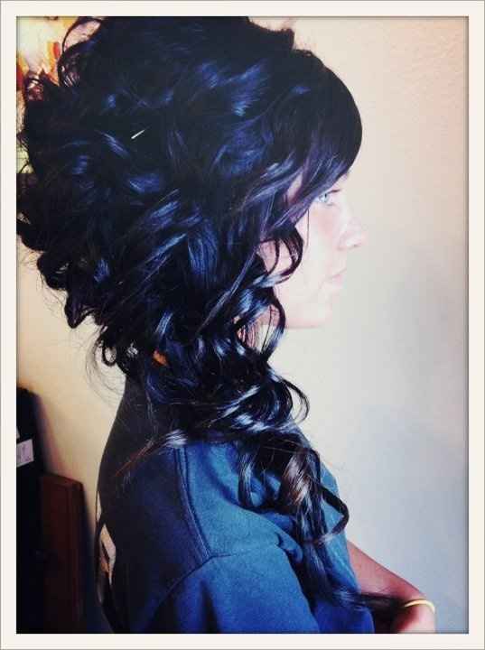 Show me your wedding hair inspiration.