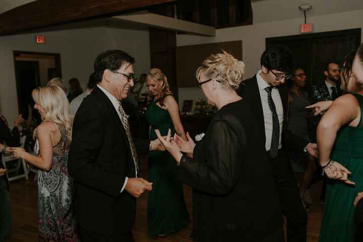 Everyone dancing and having fun! (Photo by Katie Ruther)