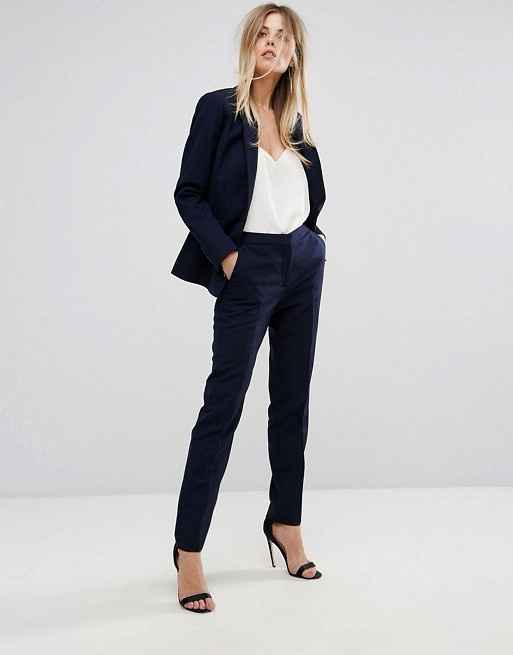 Ladie's Suit