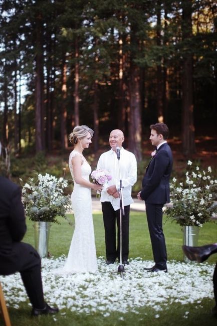 Outdoor wedding brides! What does your altar look like?