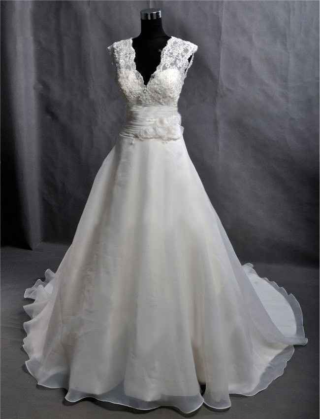 Has anyone ordered a dress from Elas Dress?