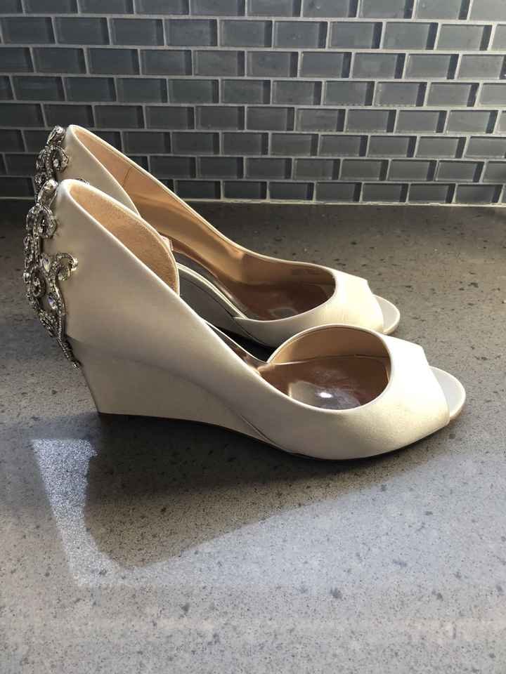  Where did you get your wedding shoes?! - 1