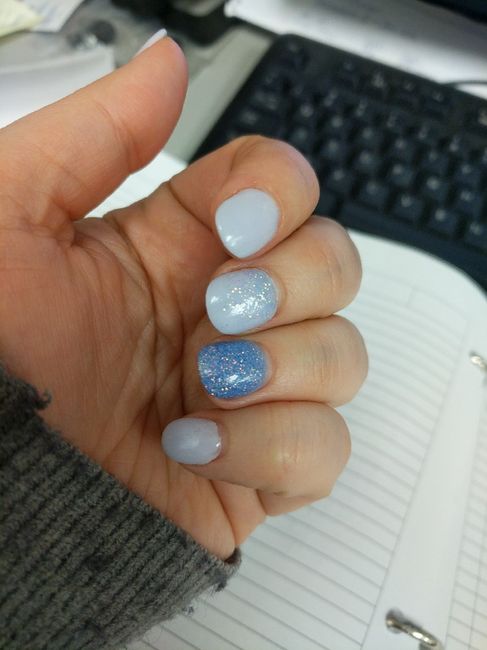 Wedding Day Manicure: Gel, Powder, or Traditional Polish? - 1