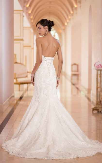 Selling a new unaltered Stella York gown