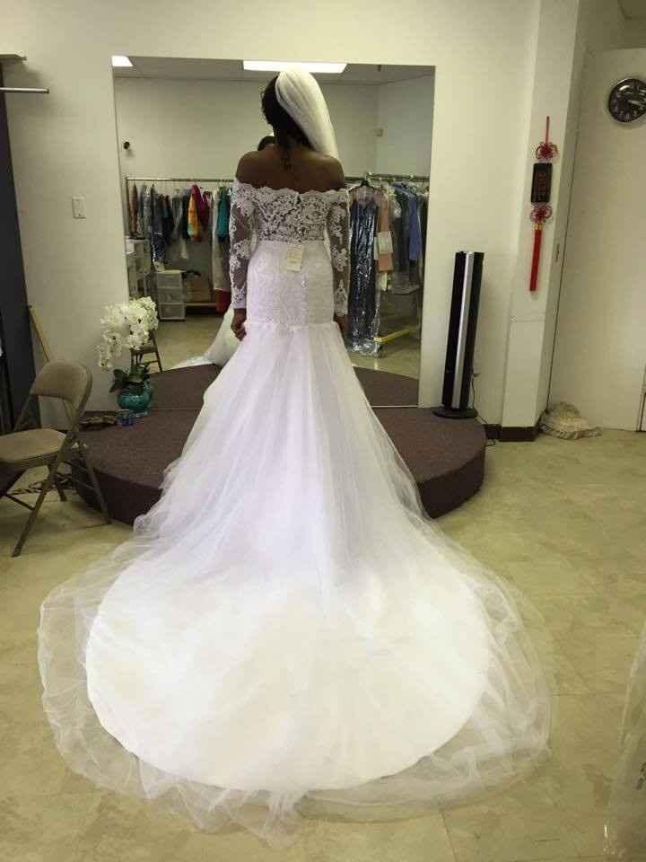 Ahhhhhh my dress! Sneak Peak (Pictures included)