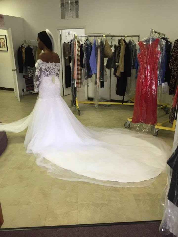 Ahhhhhh my dress! Sneak Peak (Pictures included)