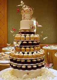 From 3 tier cake to cupcakes...