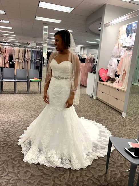 Would love to see your dresses!! 5