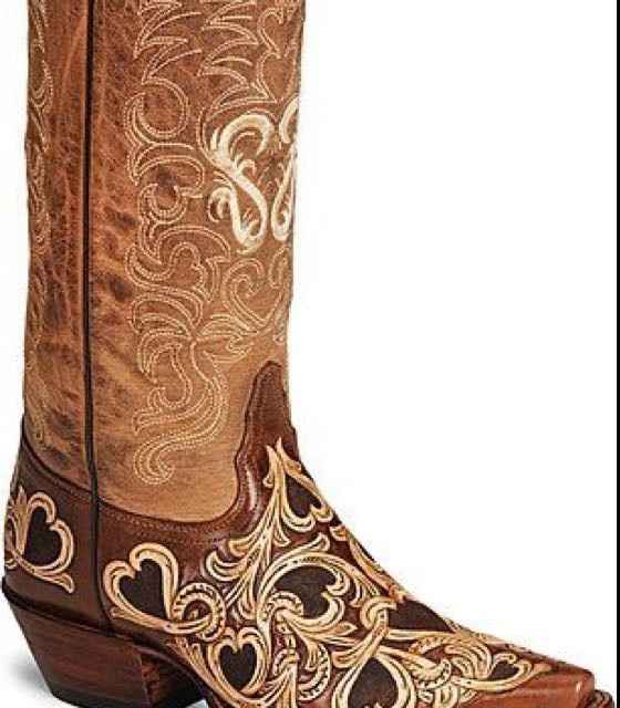 Ladies, where them shoes at!!?