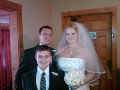 Back, married and with pics!