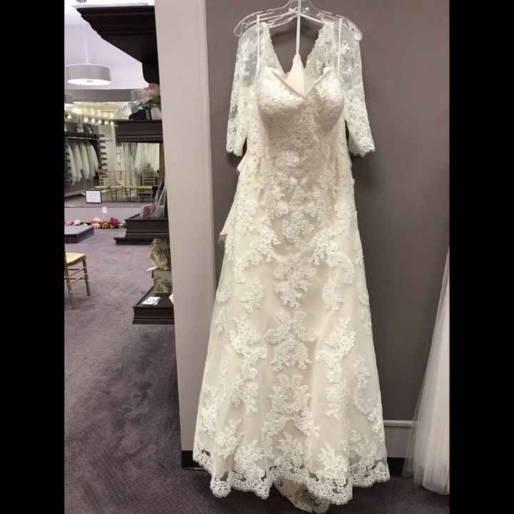 Ok ladies... Drop a pic of your BEAUTIFUL DRESSES