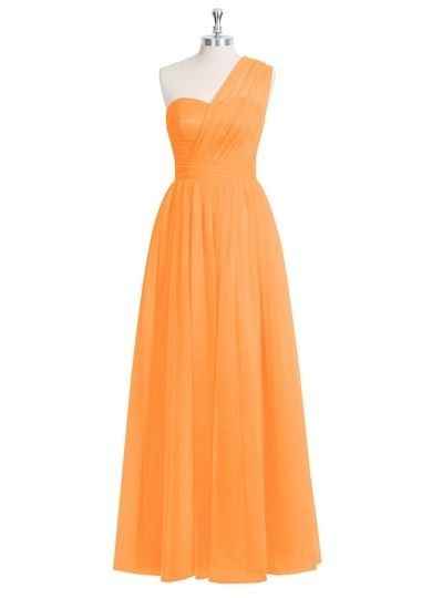 Let's see those bridesmaid dresses!