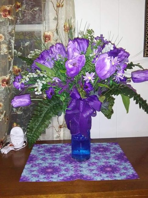 Extra greenery to centerpieces or no? 1
