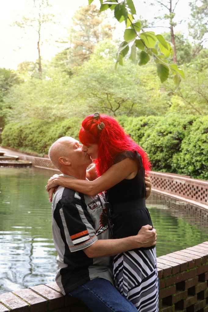 Engagement Photo Sneak Peeks are in!! - 1