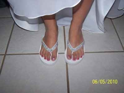 Is anyone not wearing fancy shoes?