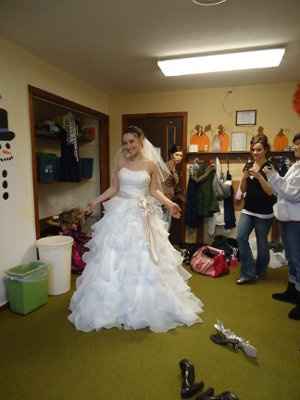 I know I'm not on a ton these days...but this girl had her big day you knows you girls love pictures