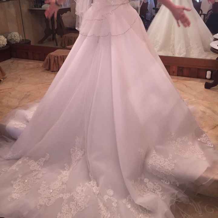 Show off those dresses!