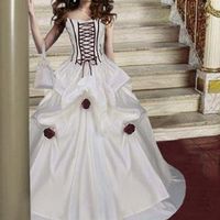 Ok We have decided on a halloween wedding!!