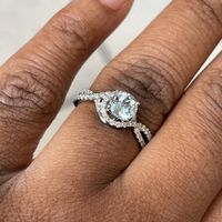 Brides of 2022! Show us your ring! - 1