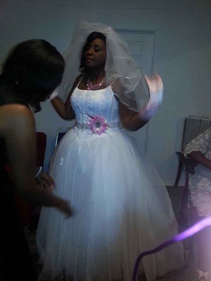 Had an awesome wedding w/Photos