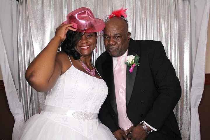 Had an awesome wedding w/Photos