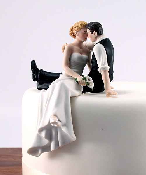WHAT IS YOUR CAKE TOPPER?