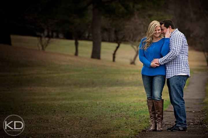 Engagement photo session (pic)