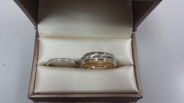 WEDDING BANDS HAVE ARRIVED!! Ladies let me see yours!!!!!!!! :))