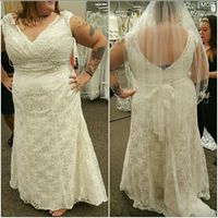 Any size 12/14 brides care to share?