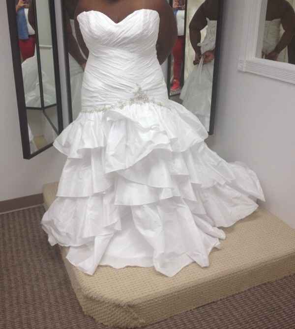 plus size brides - as in size 24 up, what dress sillouette did you pick? please show pics!
