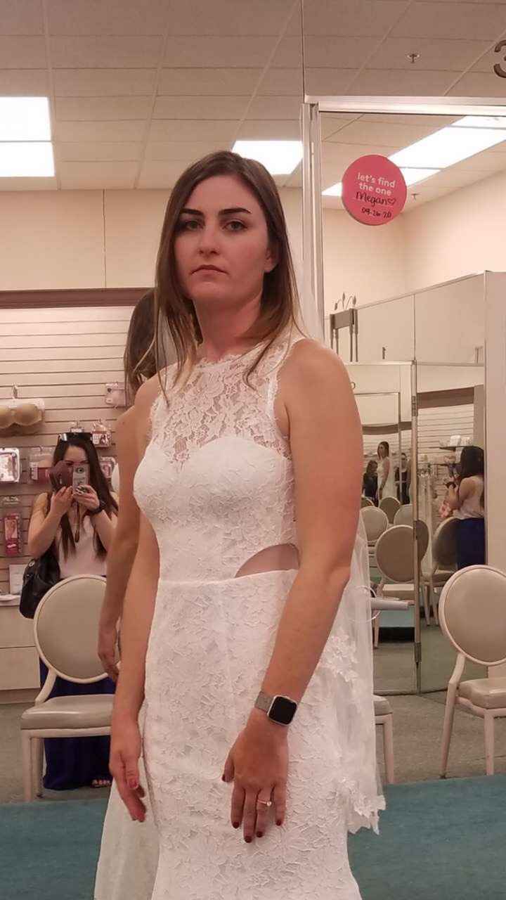 i wanna see the dresses yall didnt get - 1